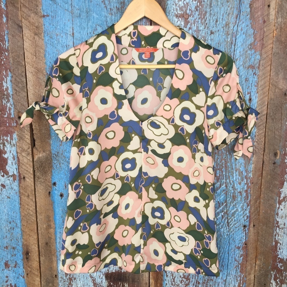 ModCloth Retro Floral Top